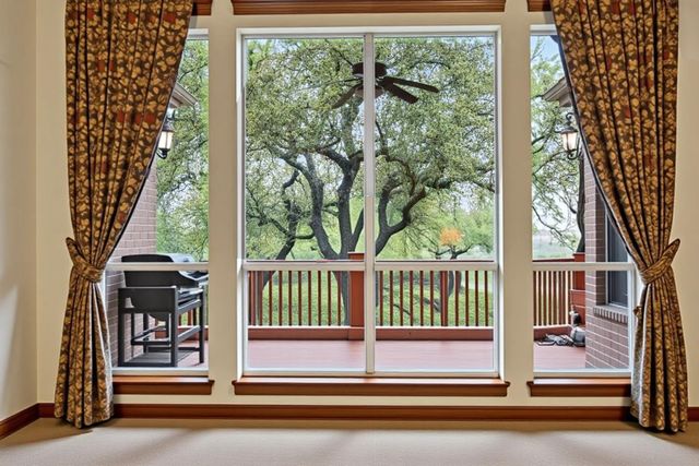 10500 Avery Club DR 10, Austin, TX 78717