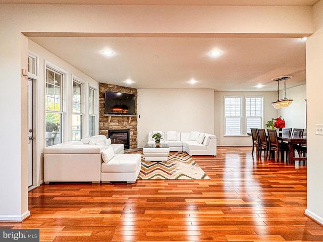 23612 RICHLAND GROVE DR, Brambleton, VA 20148