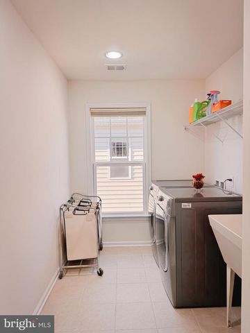 23612 RICHLAND GROVE DR, Brambleton, VA 20148
