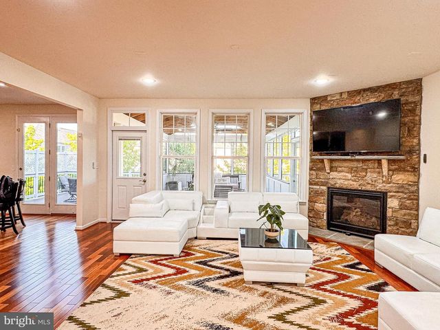 23612 RICHLAND GROVE DR, Brambleton, VA 20148