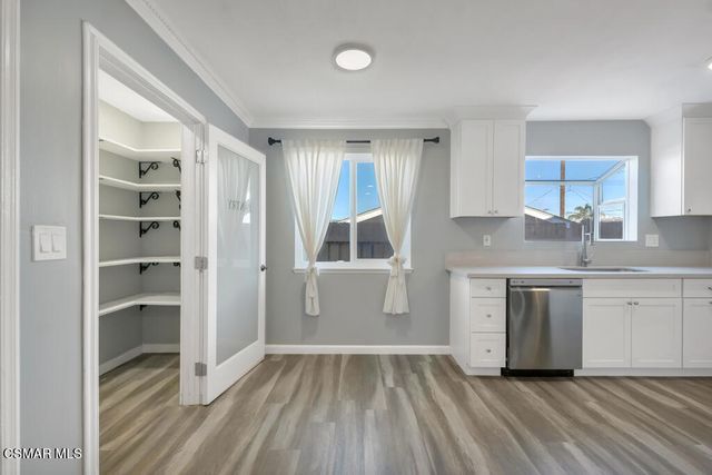 896 Moffatt Circle, Simi Valley, CA 93065