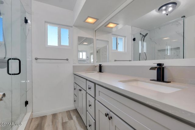 896 Moffatt Circle, Simi Valley, CA 93065