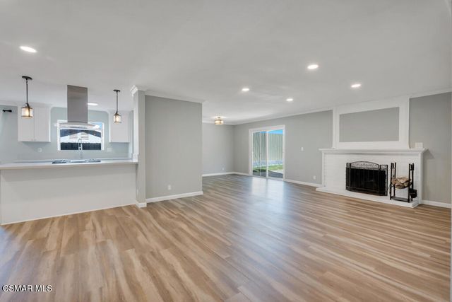 896 Moffatt Circle, Simi Valley, CA 93065