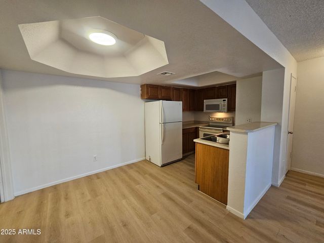1370 S PRICE Road 101, Tempe, AZ 85281