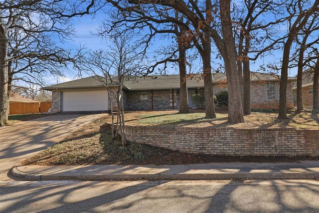 1212 Ridgecrest Road, Edmond, OK 73013