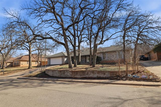 1212 Ridgecrest Road, Edmond, OK 73013