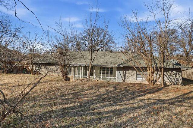 1212 Ridgecrest Road, Edmond, OK 73013