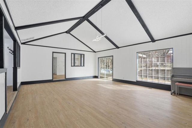 1212 Ridgecrest Road, Edmond, OK 73013