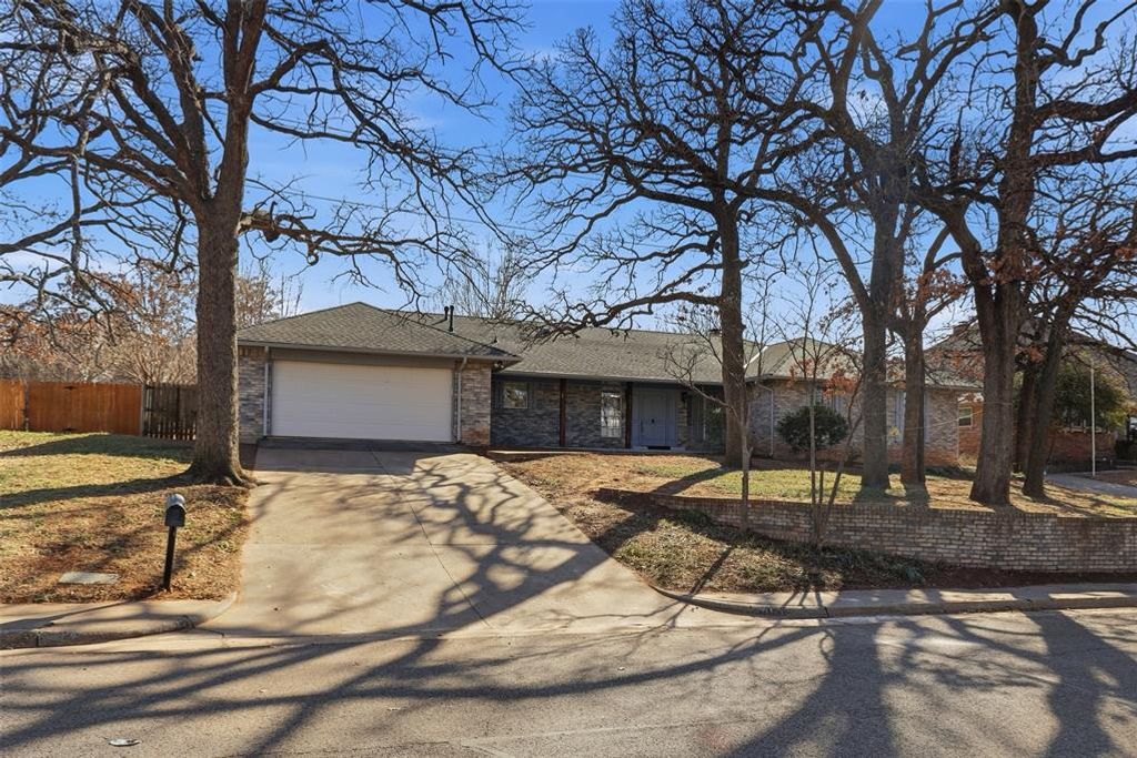 1212 Ridgecrest Road, Edmond, OK 73013