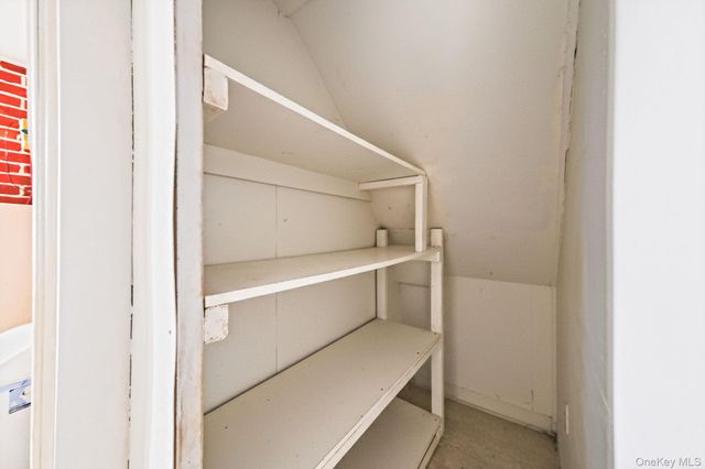 24 Beacon Lane, Hicksville, NY 11801