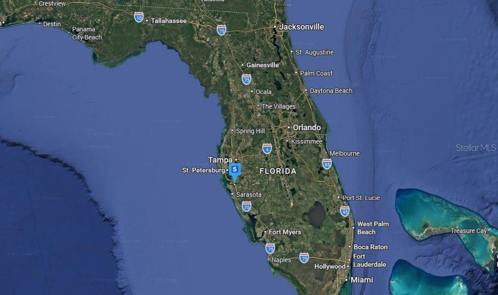 Image 5 of property listing at 6109 8TH AVENUE DRIVE NE, Bradenton, FL 34212