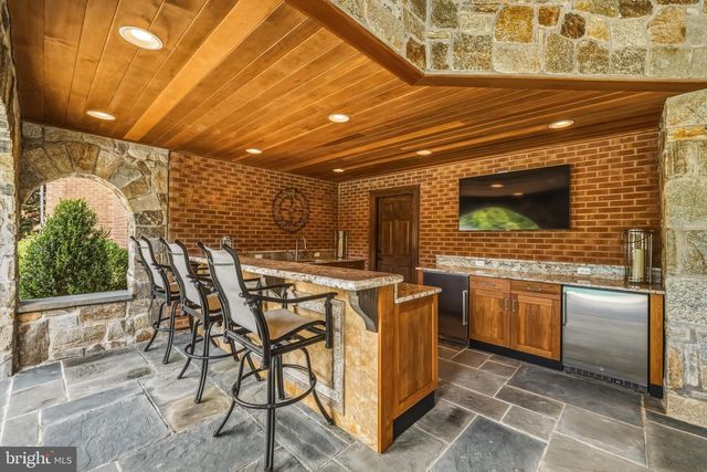 1005 COACHFORD CT, Lutherville Timonium, MD 21093