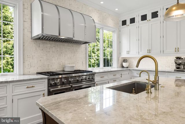 1005 COACHFORD CT, Lutherville Timonium, MD 21093
