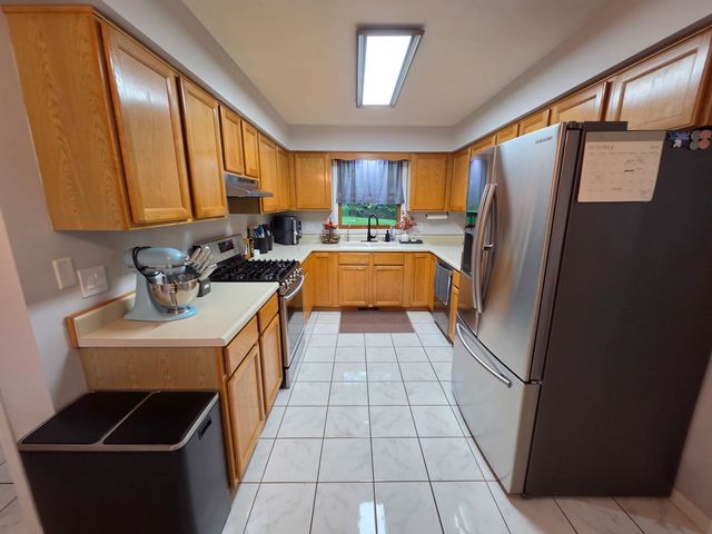 6775 Skyview Trail, Roscoe, IL 61073