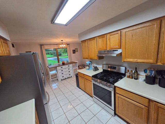 6775 Skyview Trail, Roscoe, IL 61073