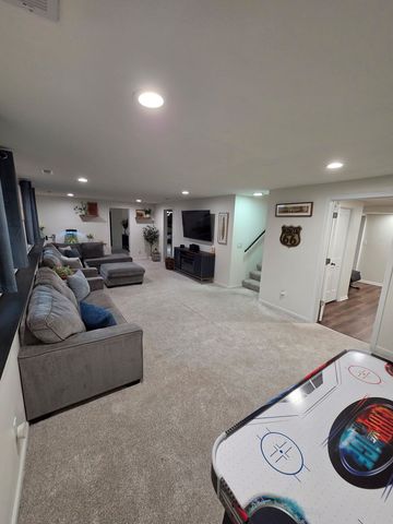 6775 Skyview Trail, Roscoe, IL 61073