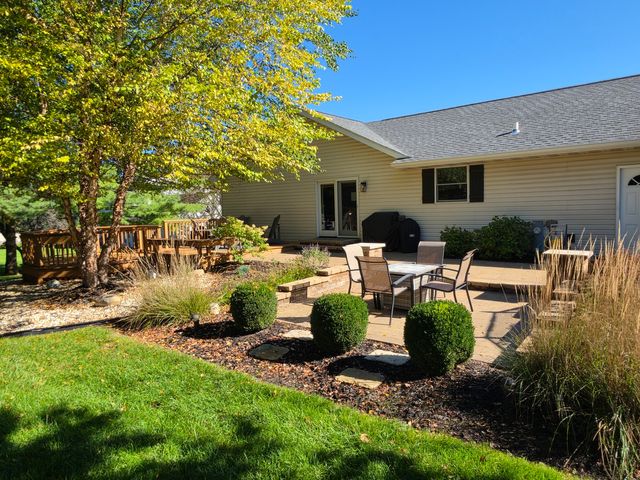 6775 Skyview Trail, Roscoe, IL 61073