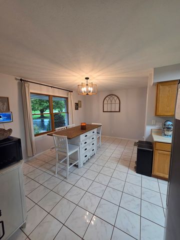 6775 Skyview Trail, Roscoe, IL 61073