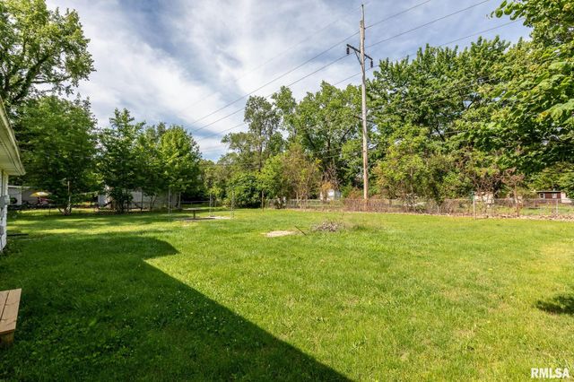 2133 N NORTHCREST Drive, Peoria, IL 61604