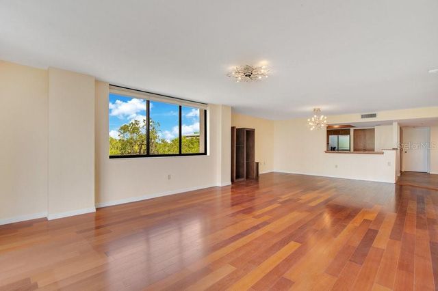 530 E CENTRAL BOULEVARD 406, Orlando, FL 32801