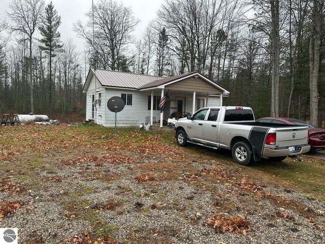 220 E Sanborn Road, Lake City, MI 49651