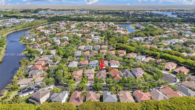 1414 Banyan Way, Weston, FL 33327