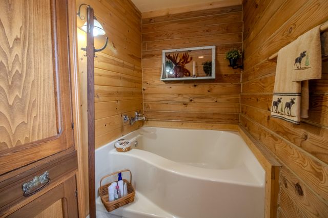 3405 N 700 E, Grovertown, IN 46531