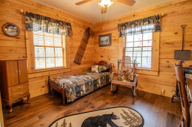 3405 N 700 E, Grovertown, IN 46531