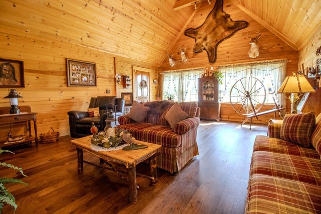 3405 N 700 E, Grovertown, IN 46531