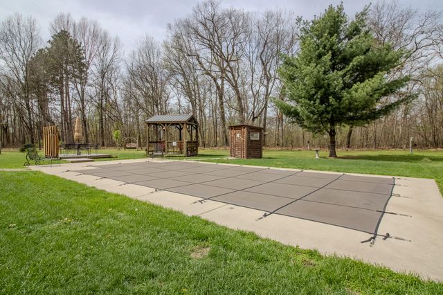 3405 N 700 E, Grovertown, IN 46531