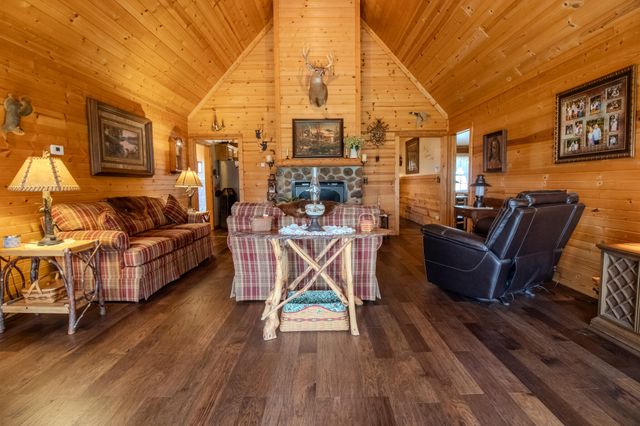 3405 N 700 E, Grovertown, IN 46531
