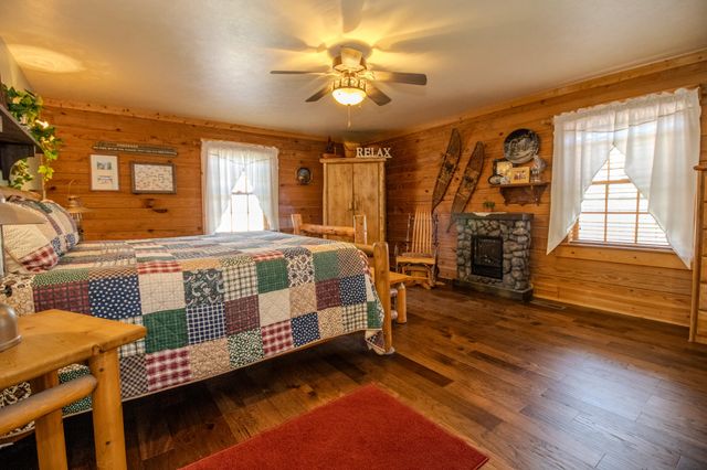 3405 N 700 E, Grovertown, IN 46531