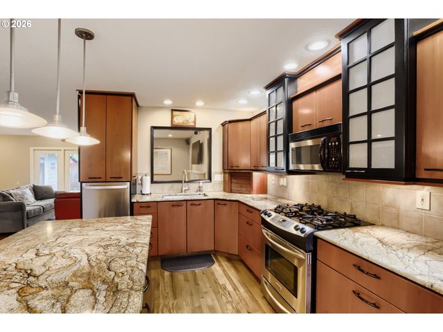 3720 E MILL PLAIN Blvd 2, Vancouver, WA 98661