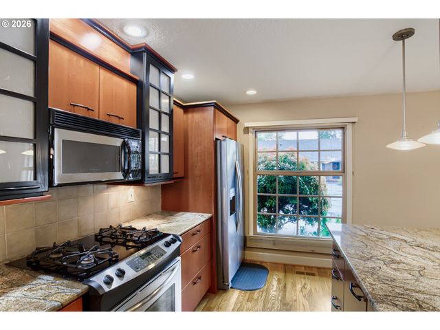 3720 E MILL PLAIN Blvd 2, Vancouver, WA 98661