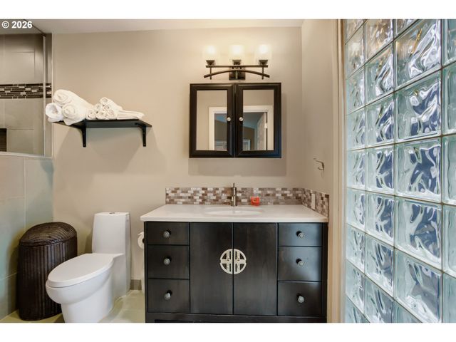 3720 E MILL PLAIN Blvd 2, Vancouver, WA 98661