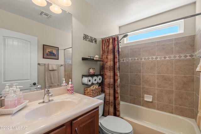 555 N Alexis Loop, Green Valley, AZ 85614