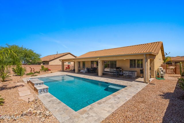 555 N Alexis Loop, Green Valley, AZ 85614