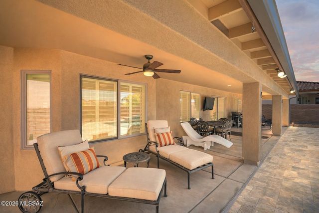 555 N Alexis Loop, Green Valley, AZ 85614