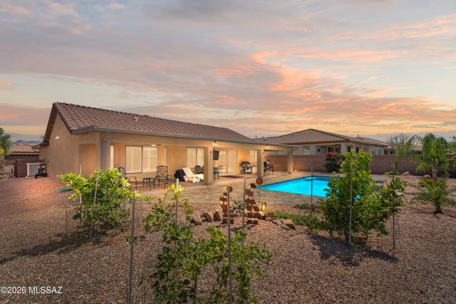 555 N Alexis Loop, Green Valley, AZ 85614