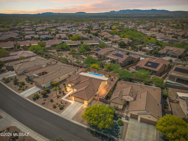 555 N Alexis Loop, Green Valley, AZ 85614