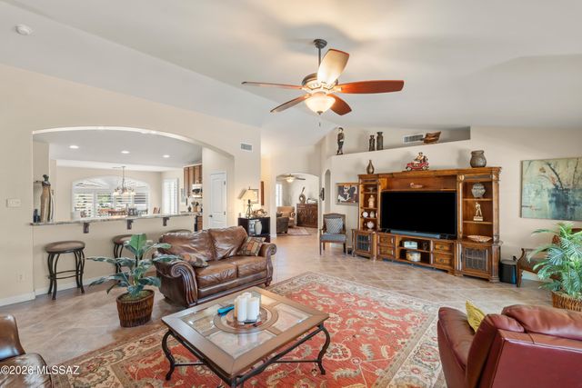 555 N Alexis Loop, Green Valley, AZ 85614