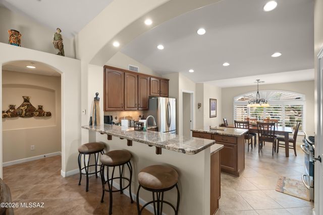 555 N Alexis Loop, Green Valley, AZ 85614