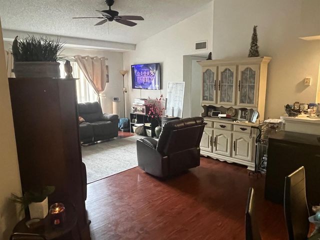 4167 N Haverhill Road 1102, West Palm Beach, FL 33417