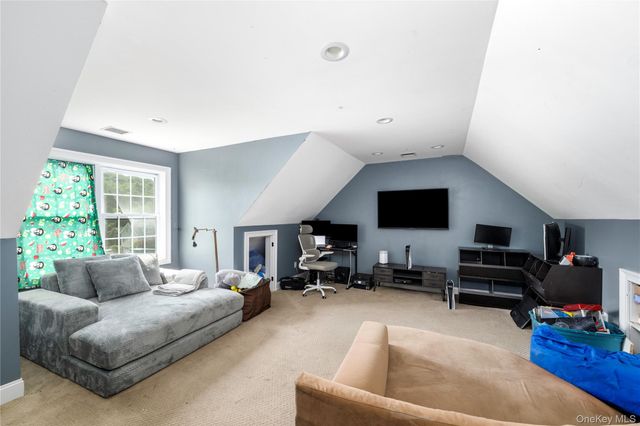 16 Noble Court, Mahopac, NY 10541