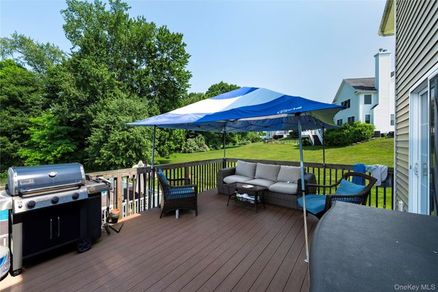 16 Noble Court, Mahopac, NY 10541