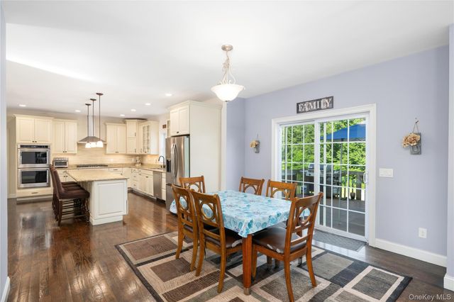 16 Noble Court, Mahopac, NY 10541