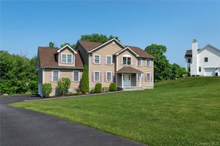 16 Noble Court, Mahopac, NY 10541