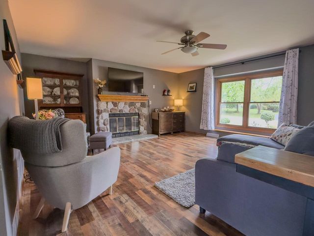 3655 S Sandalwood DRIVE, New Berlin, WI 53151