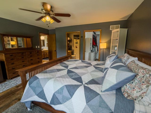 3655 S Sandalwood DRIVE, New Berlin, WI 53151