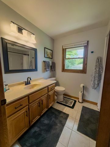 3655 S Sandalwood DRIVE, New Berlin, WI 53151